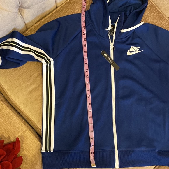 Nike Jacket - Picture 12 of 12